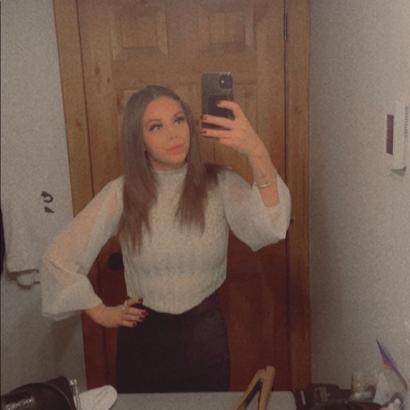 Meet your Posher, Haley - Picture 2 of 4